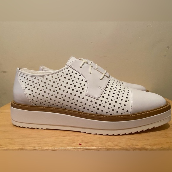 Nine West White Perforated Women's Shoes - Picture 2 of 3